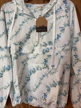 MAIN STRIP POLYESTER, PULLOVER, RAIN, JACKET, SMALL. NEW WITH TAGS.